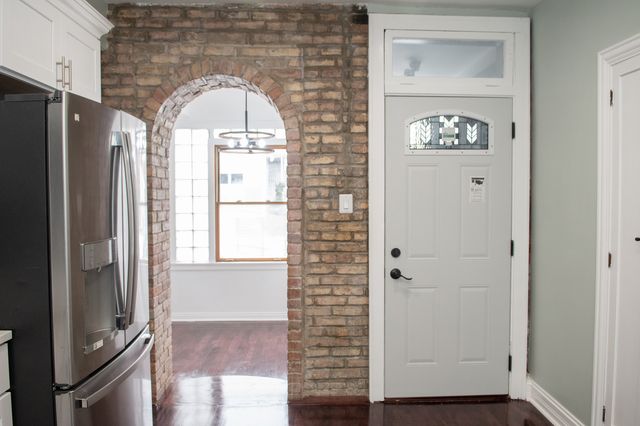 2026 W Mclean Avenue 2, Chicago, IL 60647