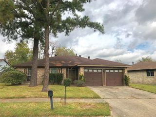 3330 Creek Grove Drive, Houston, TX 77066