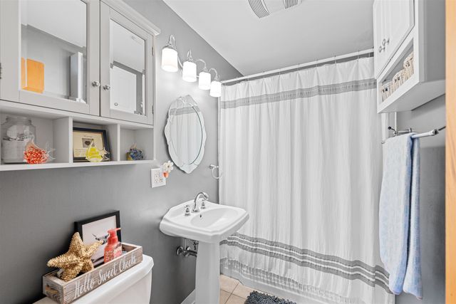 916 E Ellsworth Ave, Salina, KS 67401