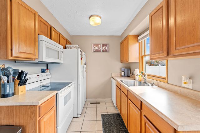 916 E Ellsworth Ave, Salina, KS 67401