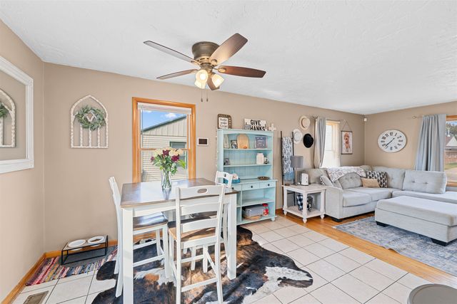 916 E Ellsworth Ave, Salina, KS 67401