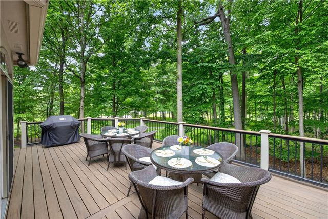 12 Buck Thorn Run, Victor, NY 14564