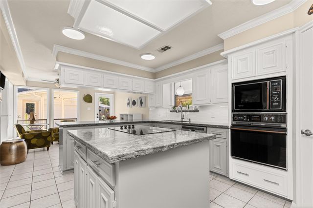 15918 Mesa Verde Drive, Houston, TX 77059