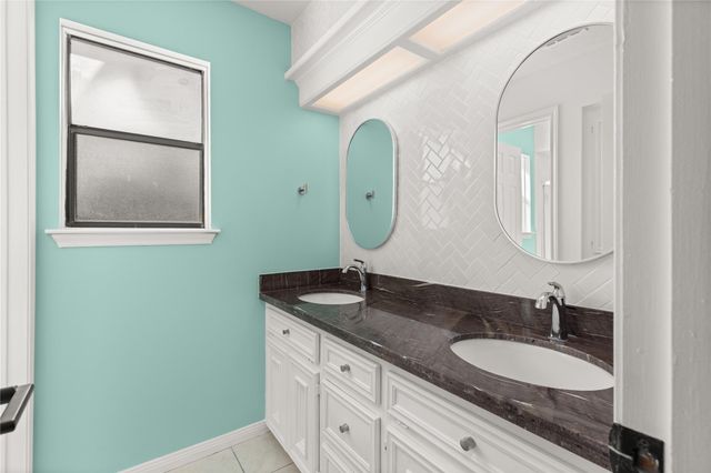 15918 Mesa Verde Drive, Houston, TX 77059