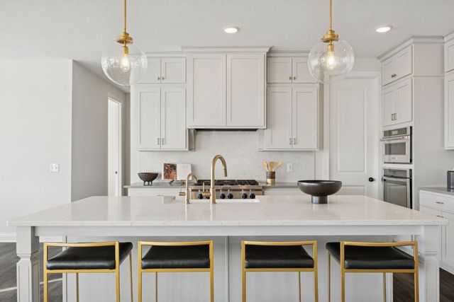 845 Juniper Circle N, Lake Elmo, MN 55042