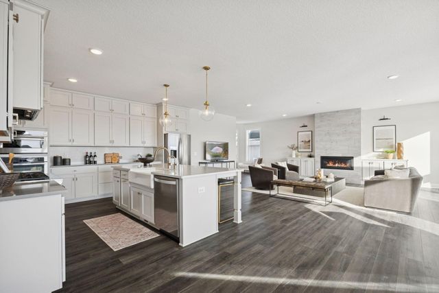 845 Juniper Circle N, Lake Elmo, MN 55042