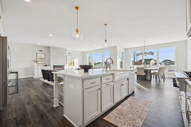 845 Juniper Circle N, Lake Elmo, MN 55042