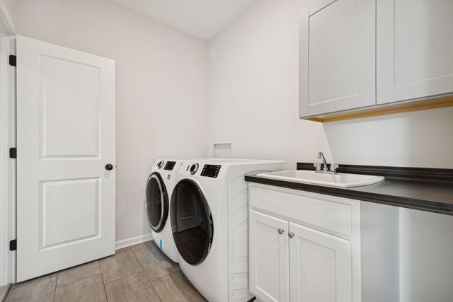 845 Juniper Circle N, Lake Elmo, MN 55042