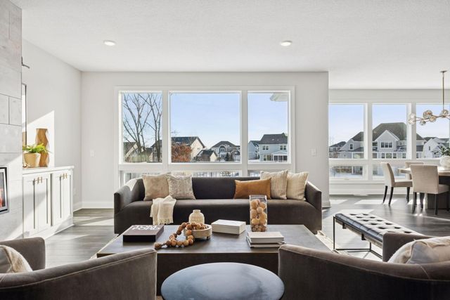 845 Juniper Circle N, Lake Elmo, MN 55042