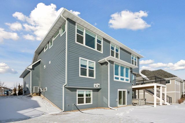 845 Juniper Circle N, Lake Elmo, MN 55042