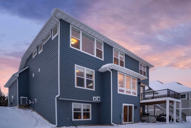 845 Juniper Circle N, Lake Elmo, MN 55042