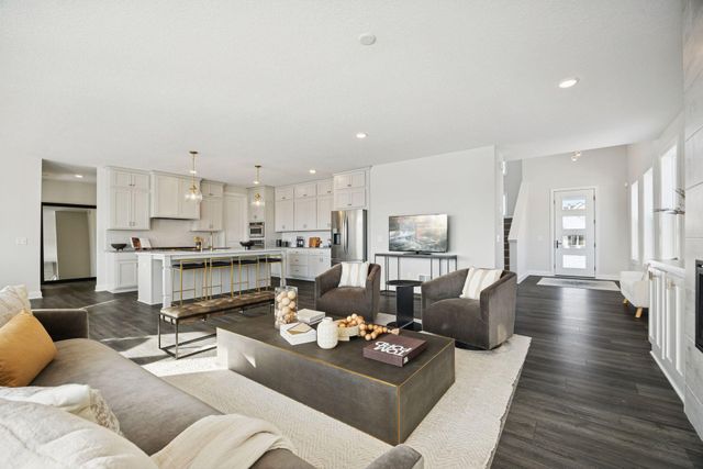 845 Juniper Circle N, Lake Elmo, MN 55042