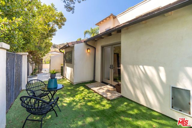 2636 Larmar Road, Los Angeles, CA 90068