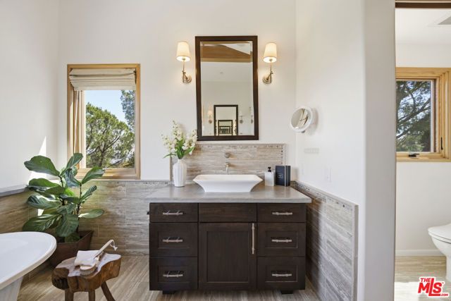 2636 Larmar Road, Los Angeles, CA 90068