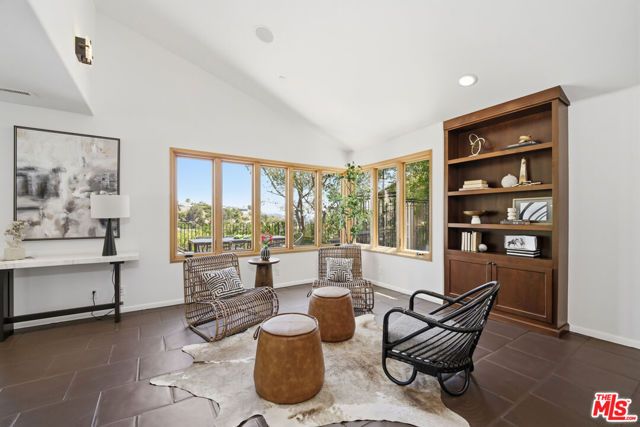 2636 Larmar Road, Los Angeles, CA 90068
