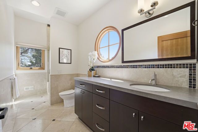 2636 Larmar Road, Los Angeles, CA 90068