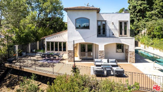 2636 Larmar Road, Los Angeles, CA 90068