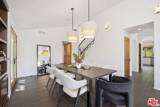 2636 Larmar Road, Los Angeles, CA 90068