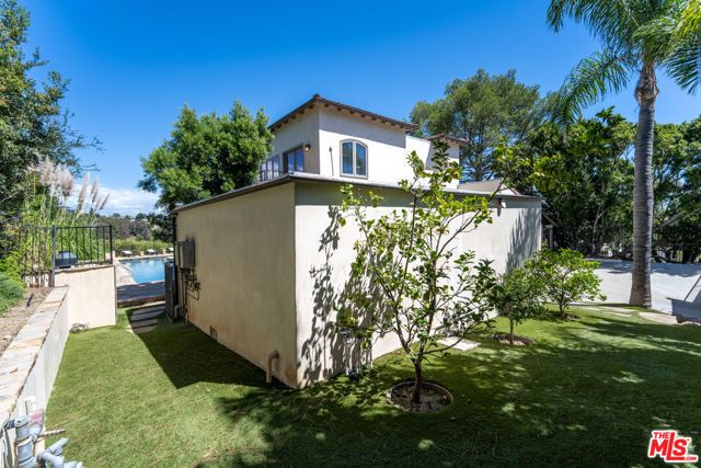 2636 Larmar Road, Los Angeles, CA 90068