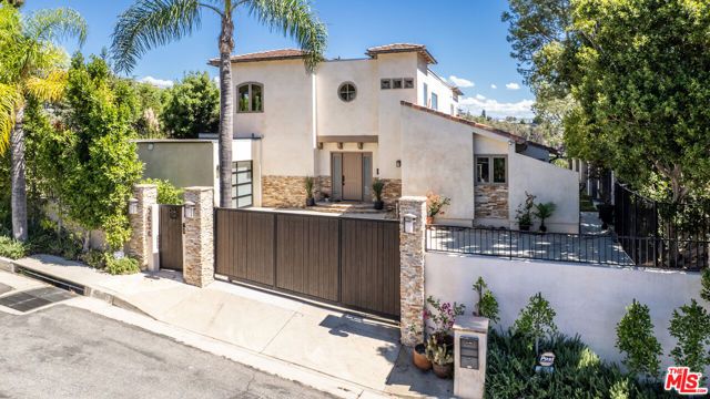 2636 Larmar Road, Los Angeles, CA 90068