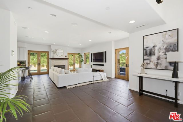 2636 Larmar Road, Los Angeles, CA 90068