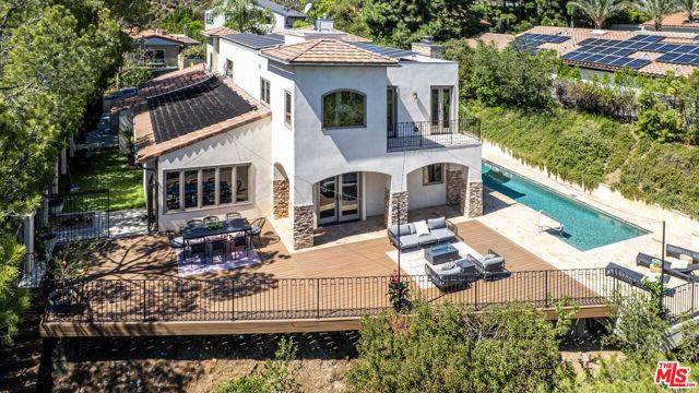 2636 Larmar Road, Los Angeles, CA 90068