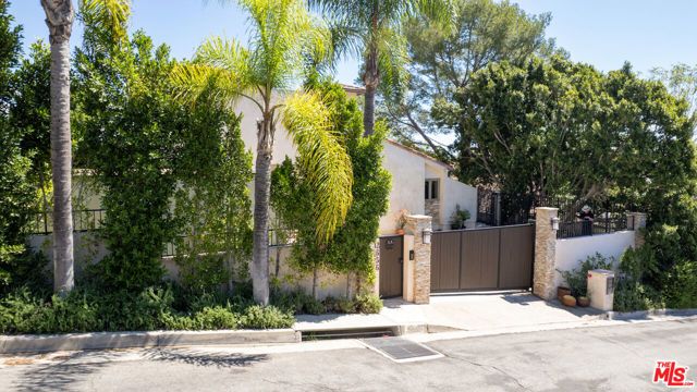 2636 Larmar Road, Los Angeles, CA 90068
