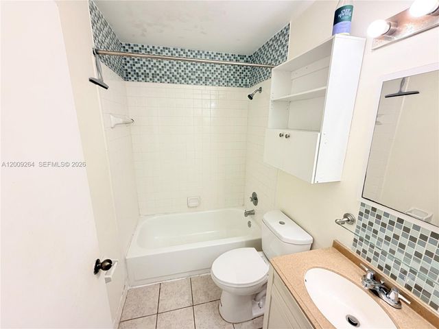 3453 NW 44th St 201, Oakland Park, FL 33309