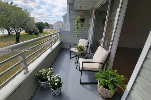 3453 NW 44th St 201, Oakland Park, FL 33309