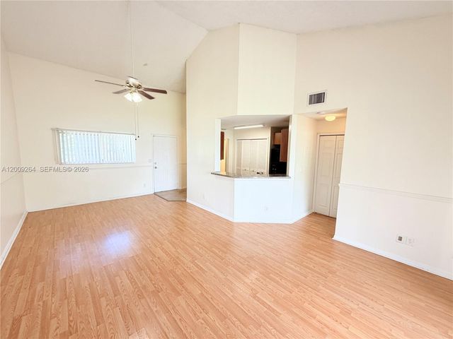 3453 NW 44th St 201, Oakland Park, FL 33309