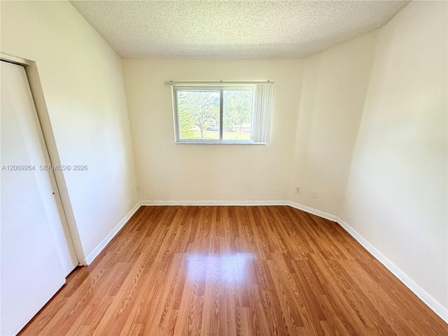 3453 NW 44th St 201, Oakland Park, FL 33309