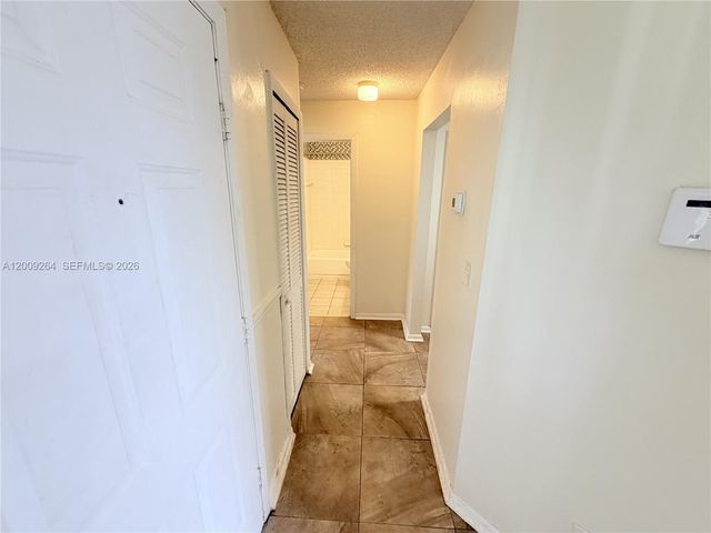 3453 NW 44th St 201, Oakland Park, FL 33309