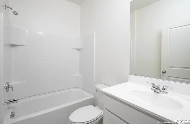 7408 Creek Loop, San Antonio, TX 78253