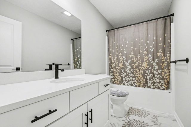 849 Waters Bluff Drive Se, Gaines Twp, MI 49315