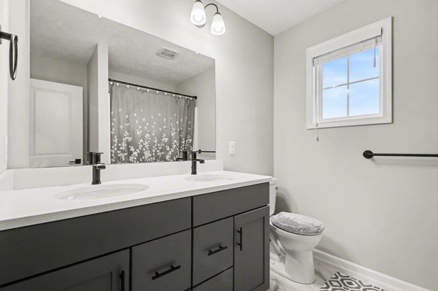 849 Waters Bluff Drive Se, Gaines Twp, MI 49315