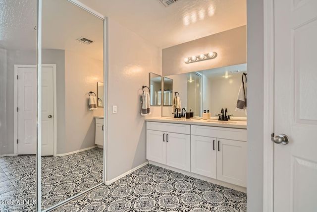 3555 E MORENCI Road, San Tan Valley, AZ 85143