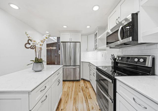 2412 Audrey Drive E, Newark, OH 43055