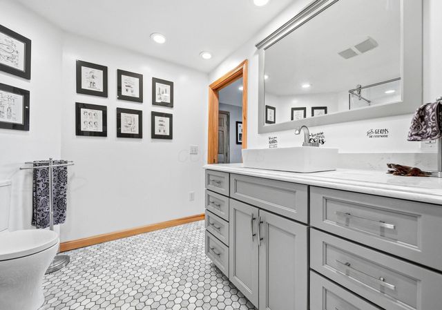 2412 Audrey Drive E, Newark, OH 43055