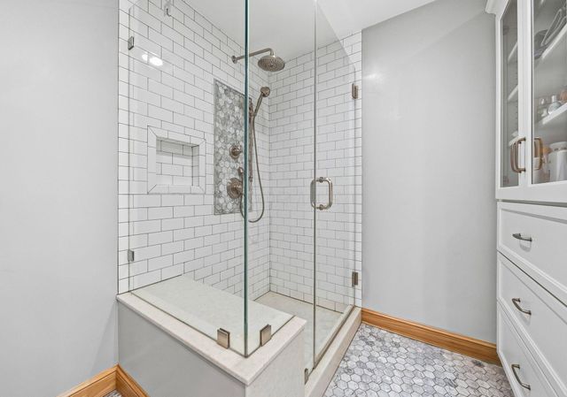 2412 Audrey Drive E, Newark, OH 43055