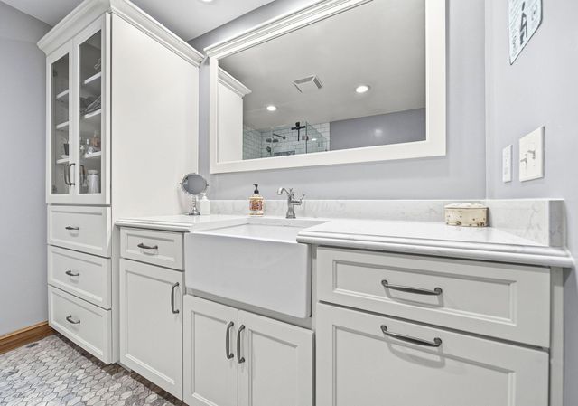 2412 Audrey Drive E, Newark, OH 43055
