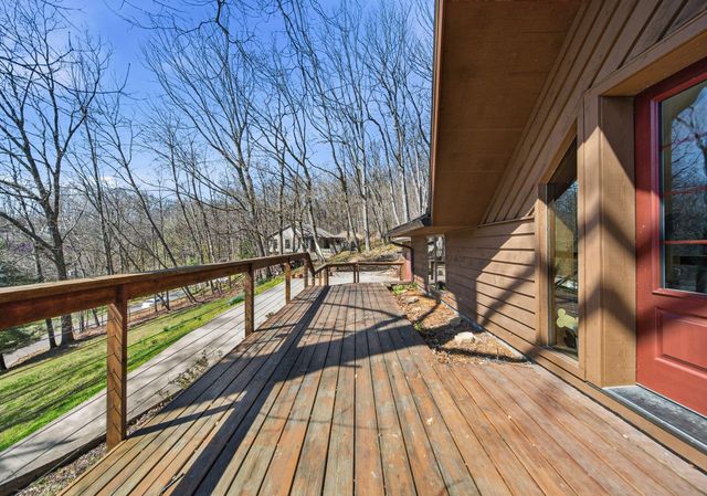 2412 Audrey Drive E, Newark, OH 43055