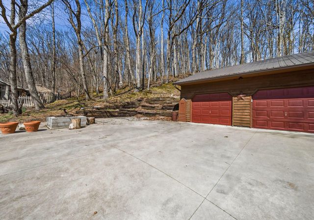 2412 Audrey Drive E, Newark, OH 43055