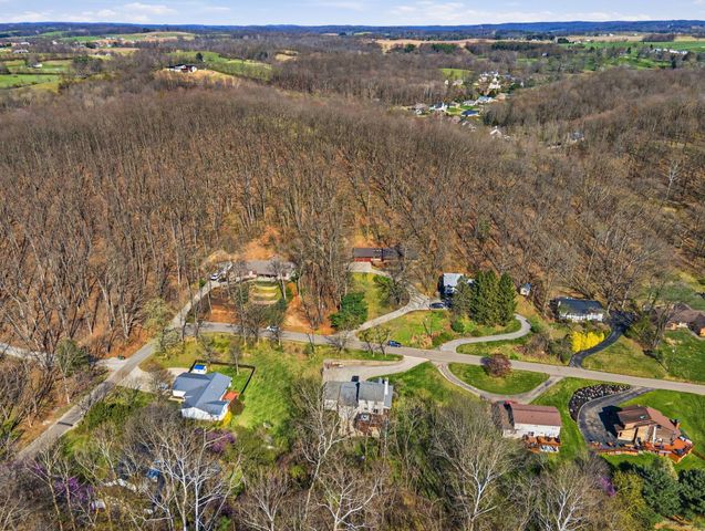 2412 Audrey Drive E, Newark, OH 43055