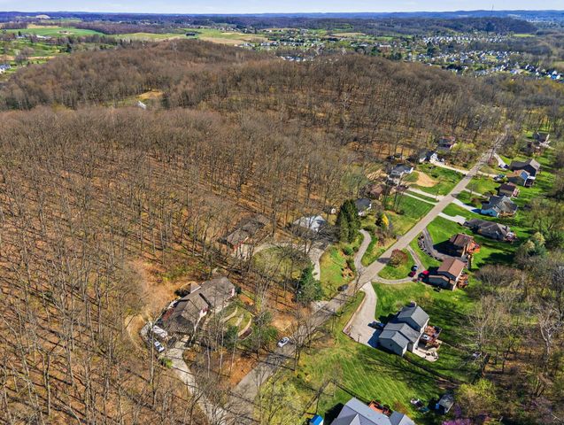 2412 Audrey Drive E, Newark, OH 43055