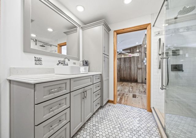 2412 Audrey Drive E, Newark, OH 43055