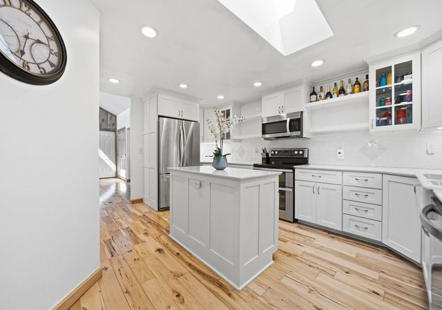 2412 Audrey Drive E, Newark, OH 43055