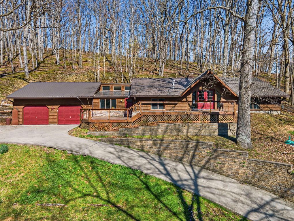 2412 Audrey Drive E, Newark, OH 43055