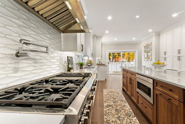 15 King Ave, Medford, MA 02155