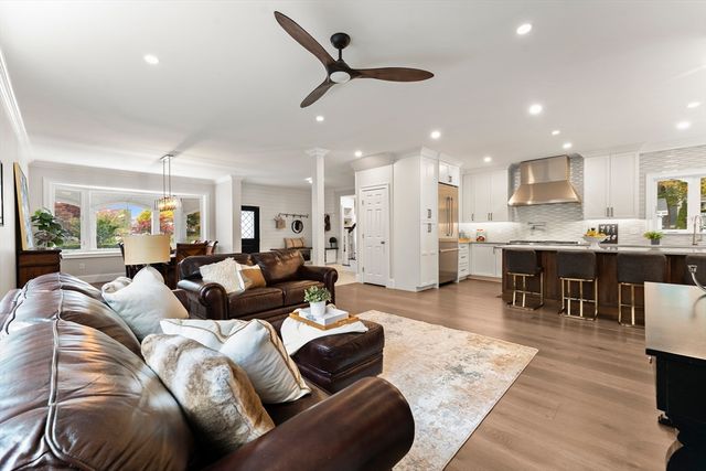 15 King Ave, Medford, MA 02155