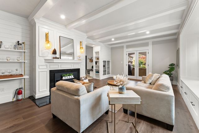 15 King Ave, Medford, MA 02155